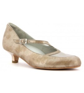 Vivienne (nutmeg) Vivienne (nutmeg)